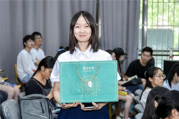膜法世家×学院奖合作共创 品牌形象深入年轻圈层